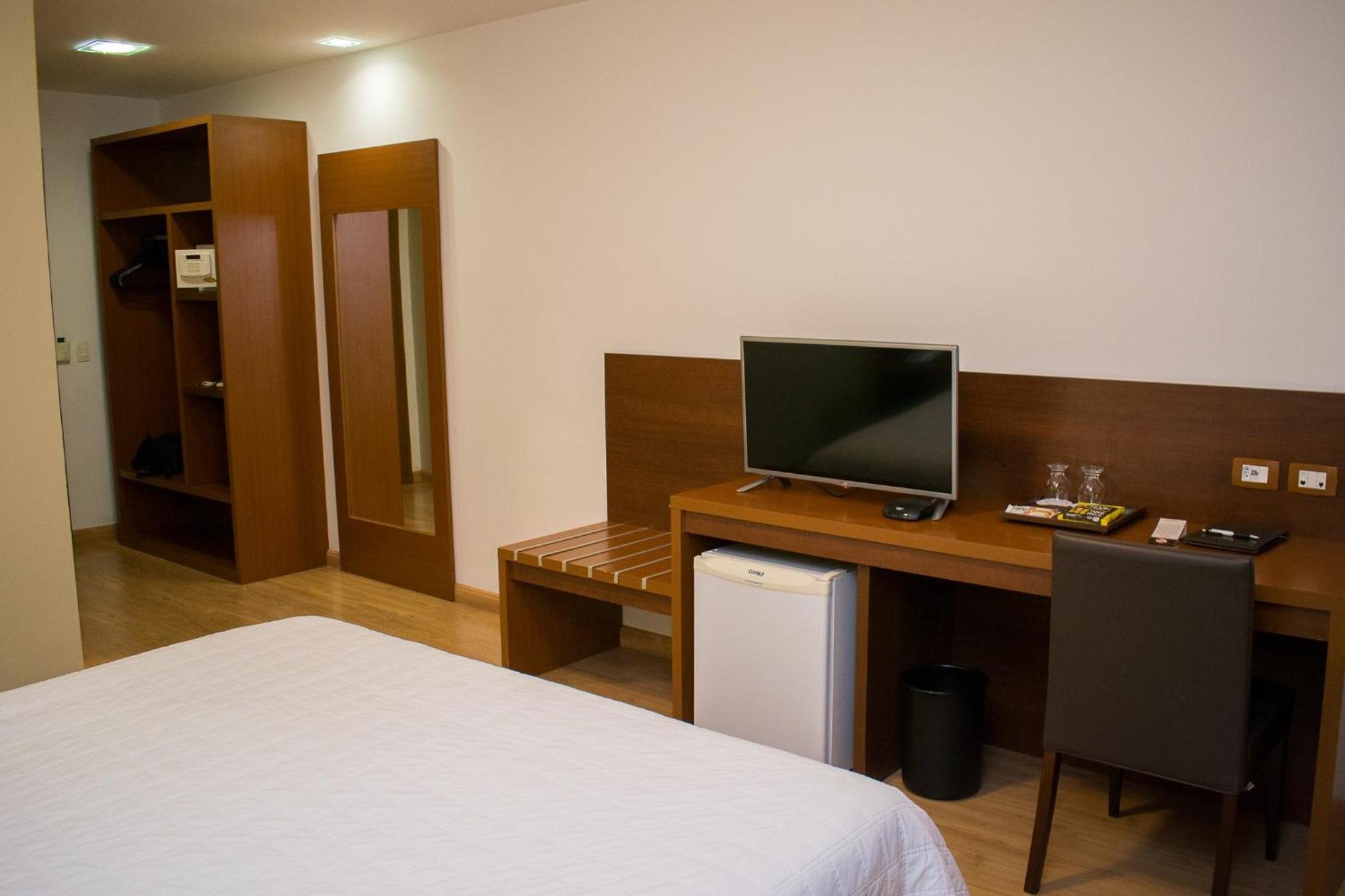 Hotel Jacques Georges Tower Pelotas Exterior foto
